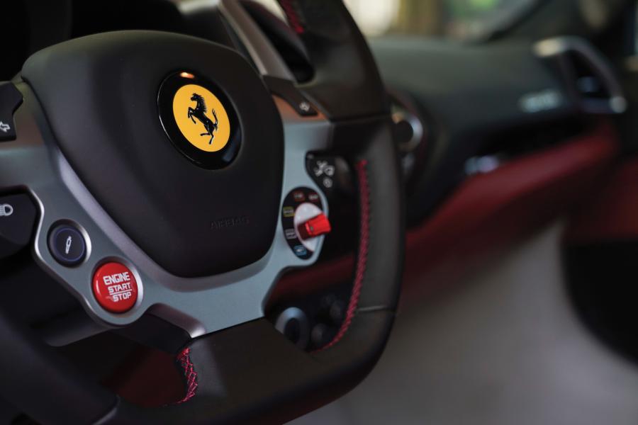 Детали интерьера Ferrari 488 GTB The Shah (233691) 2018 года  (фото 10 из 25)